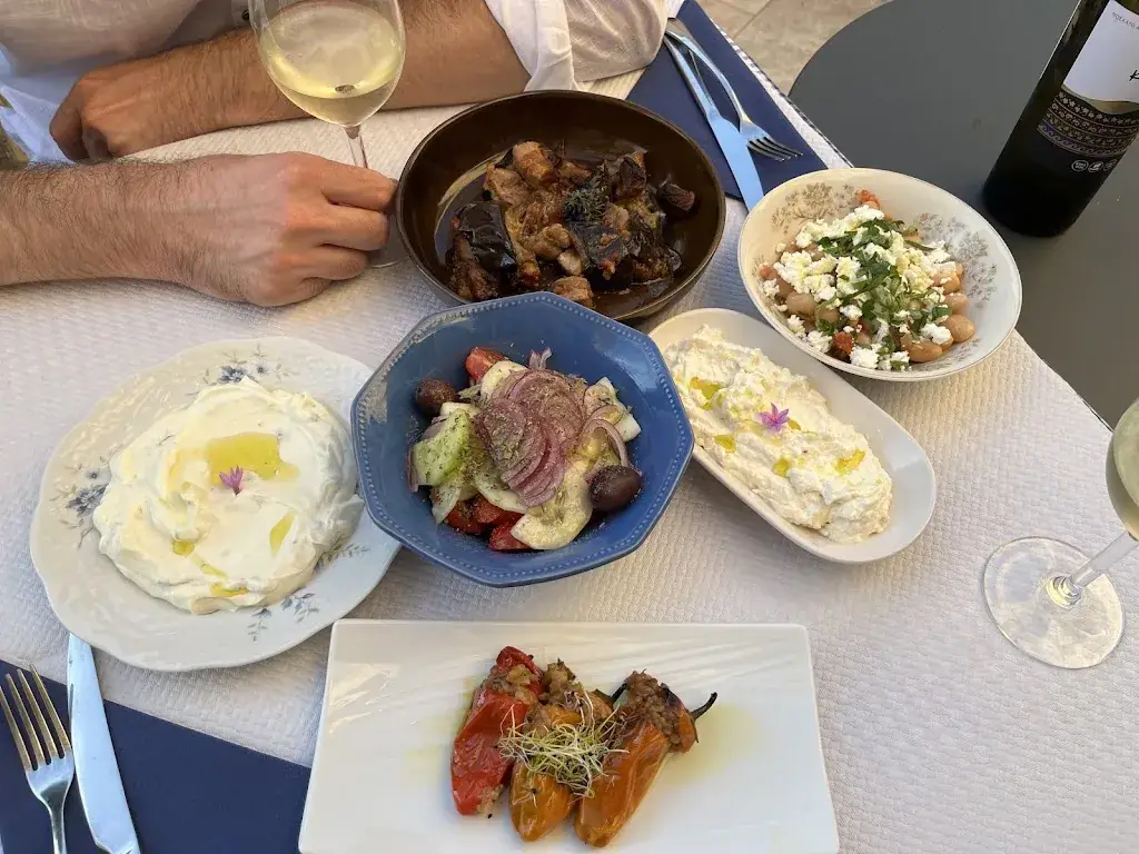 Michael Maris_Maison Panagiotis_Noves_review