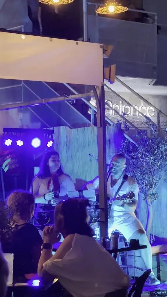 Vincent V._L'epicurien_Noves_review