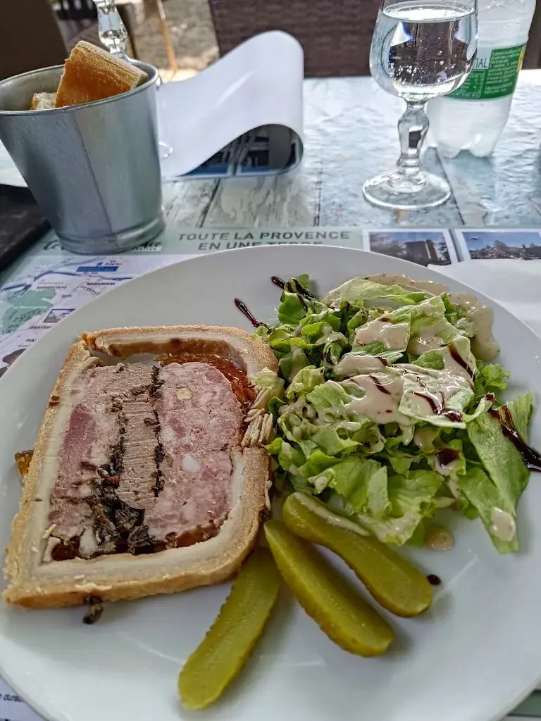 Septimiu Vonica_Le relais de la bassaque_Noves_review