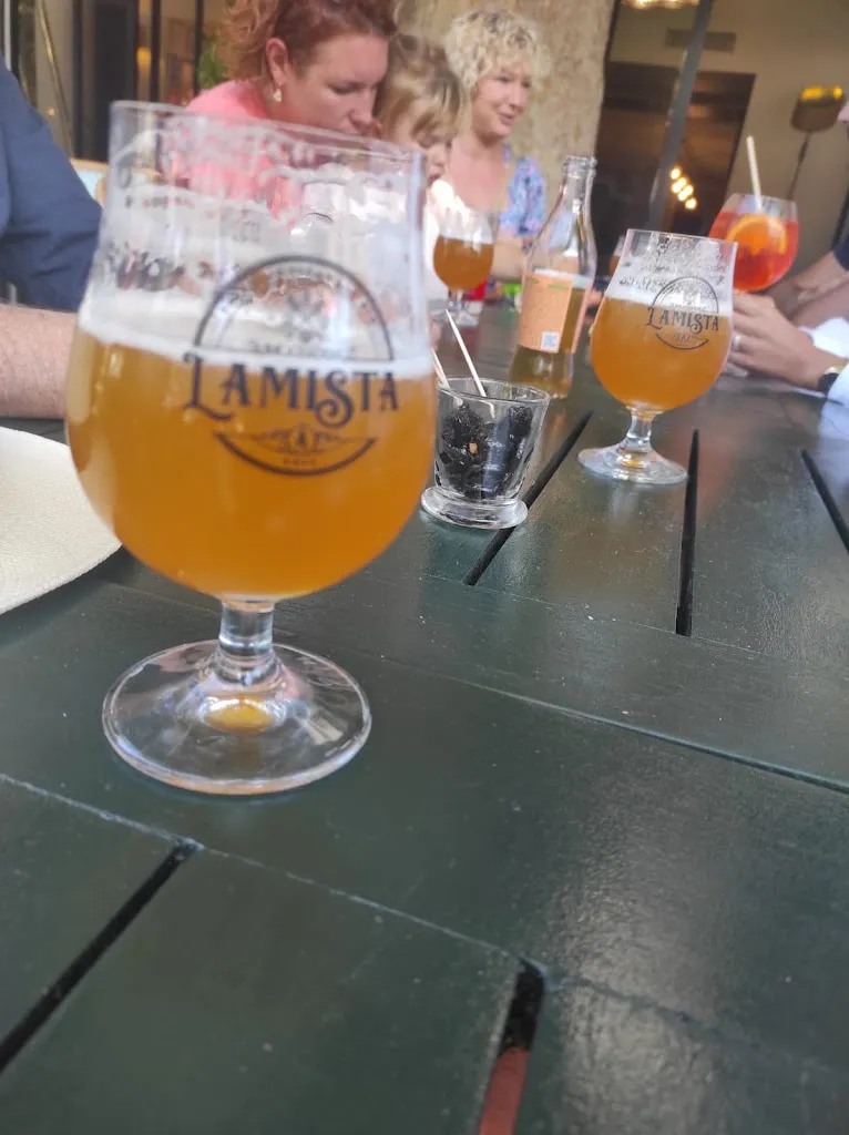 Marine Gervasoni_BRASSERIE L'AMISTA_Noves_review