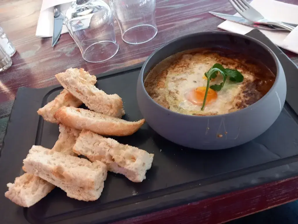 Rui Jorge_Brasserie des Sports PMU_Noves_review