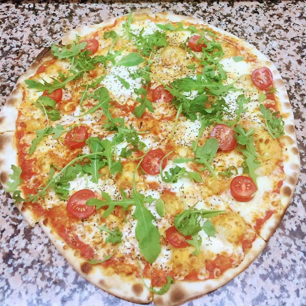 Le Four à Pizza_Noves_slider_image_2