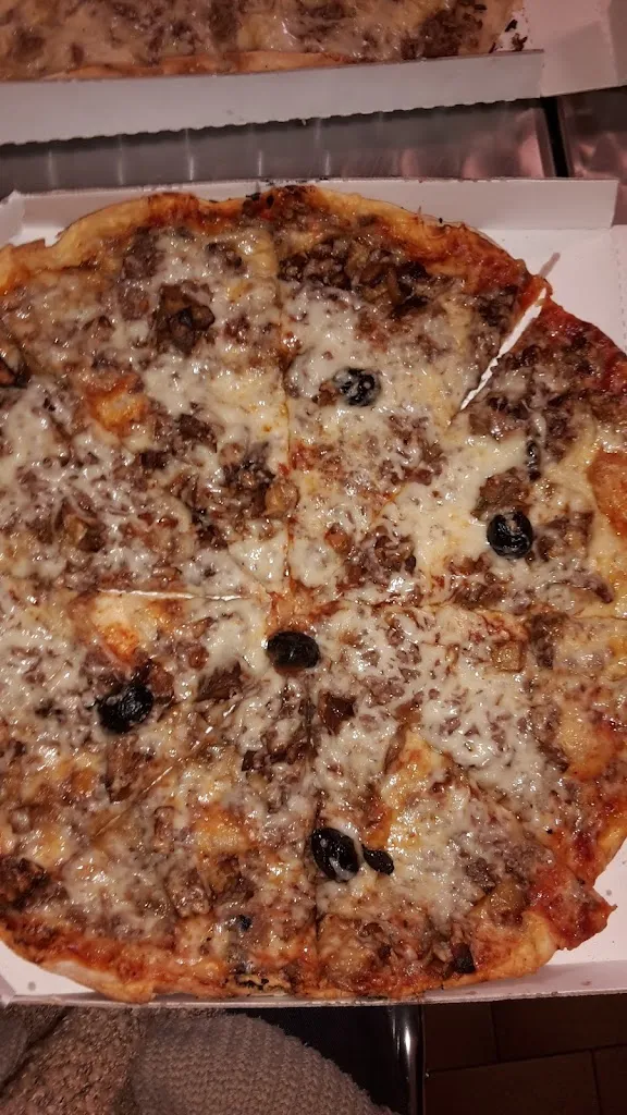 Le Four à Pizza_Noves_slider_image_3