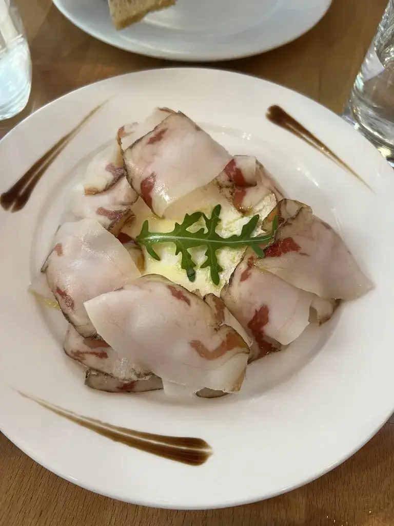 Chau_VIA EMILIA_Paris_Bewertung