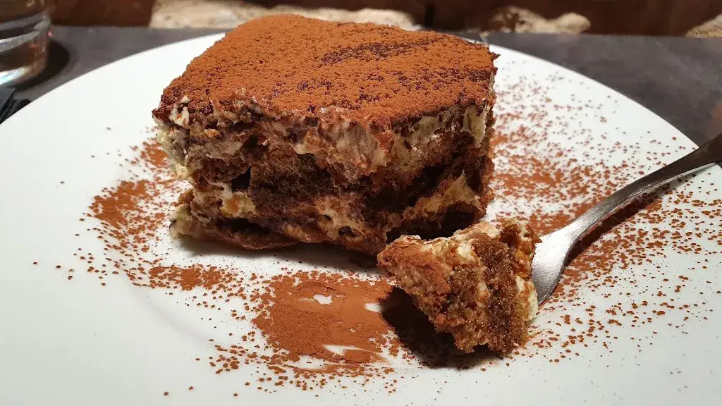 VIA EMILIA_Paris_slider_image_2