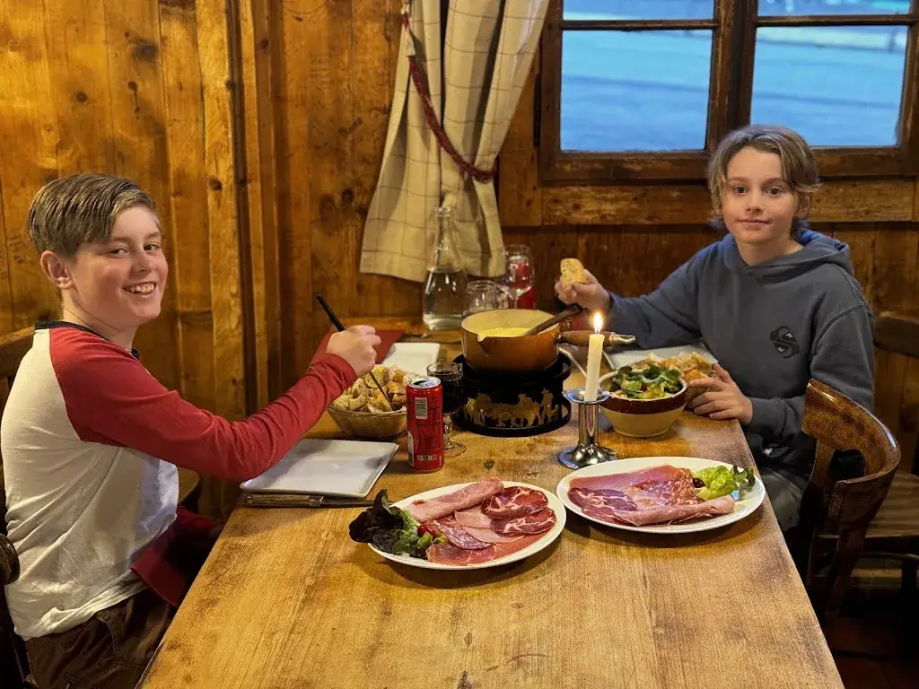 Murray Nisbet_Chalet des Molliets_Arâches-la-Frasse_review