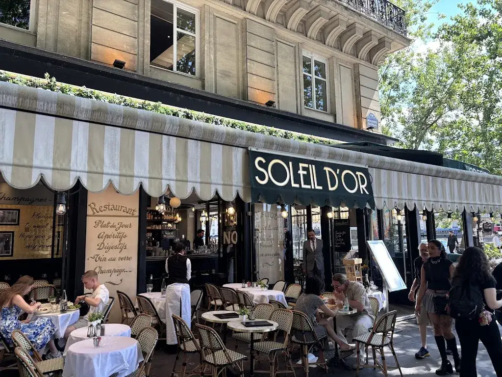 Lindsay Whitchurch_Le Soleil d'Or_Paris_review