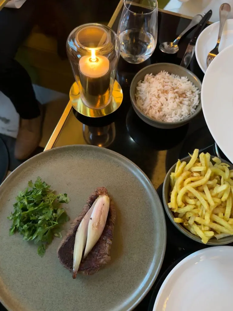 Monsieur Bleu_Paris_slider_image_2