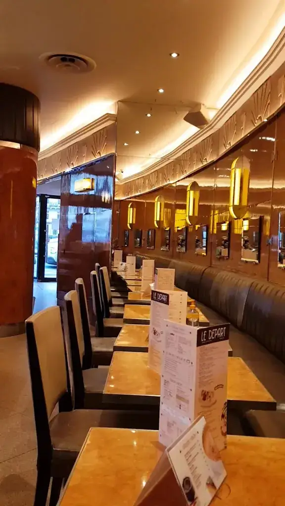 Le Départ Saint-Michel_Paris_slider_image_2