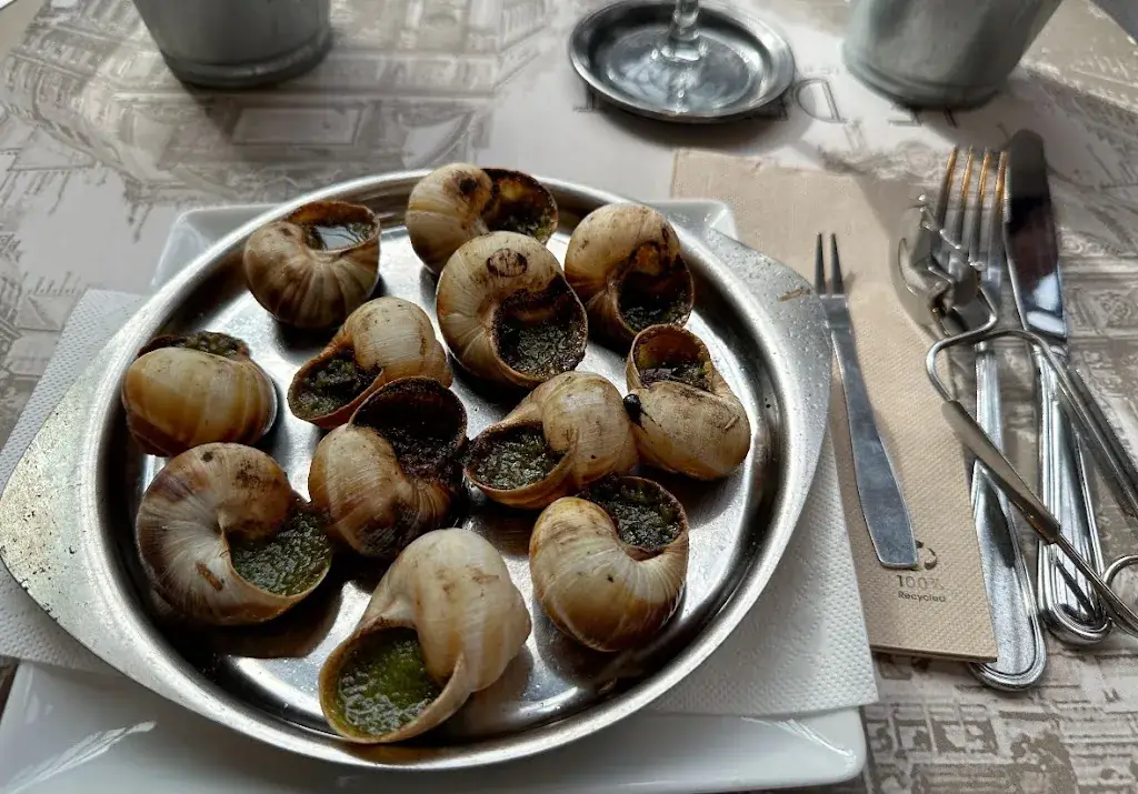 Le Départ Saint-Michel_Paris_slider_image_3