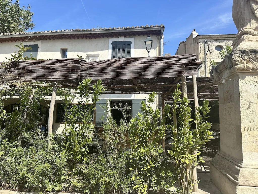 Anushka .A_Le Café Castillon_Paradou_recensione