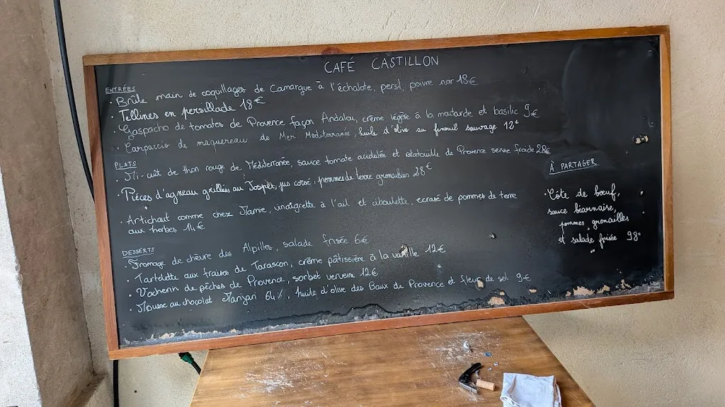 wyndham johnstone_Le Café Castillon_Paradou_recensione