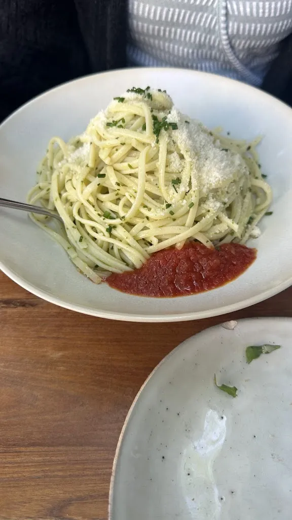 Gregory Dunn_Le Petit Rocher_Baux-de-Provence_review