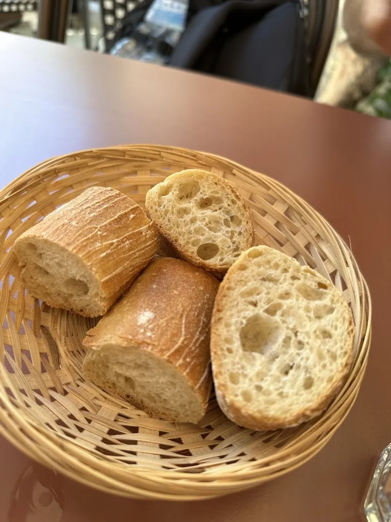 Neil_Le Petit Rocher_Baux-de-Provence_review