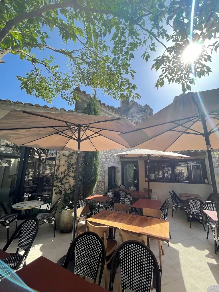 Le Petit Rocher restaurant in Baux-de-Provence