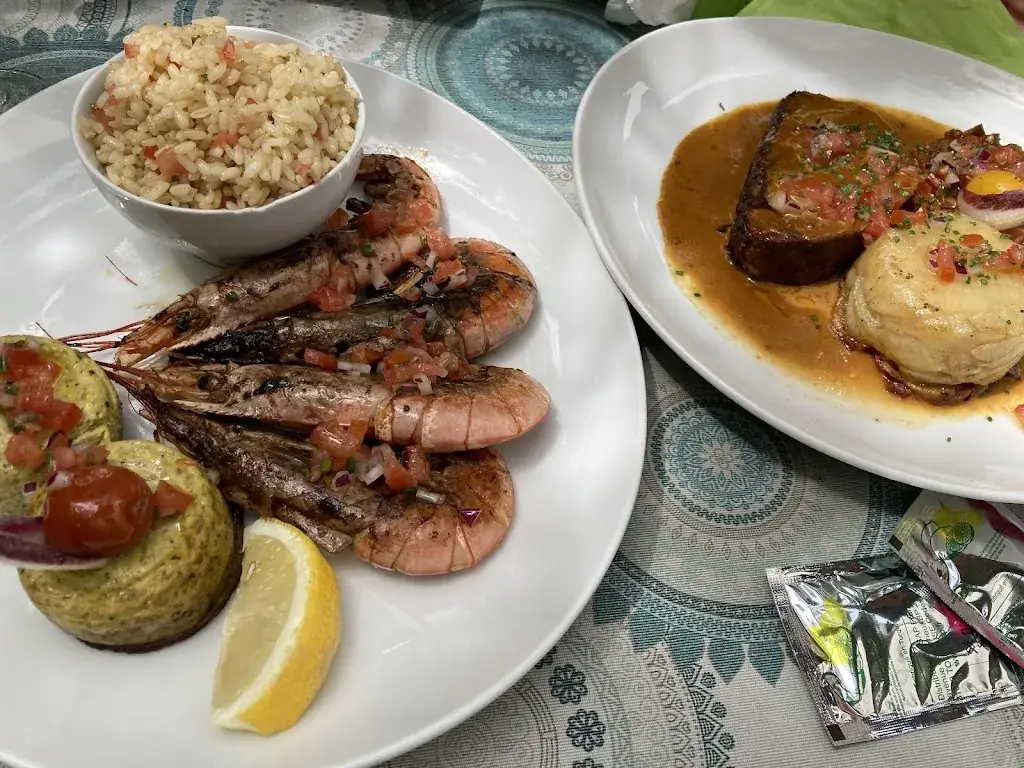 Tina Ko_Au Porte Mages_Baux-de-Provence_review