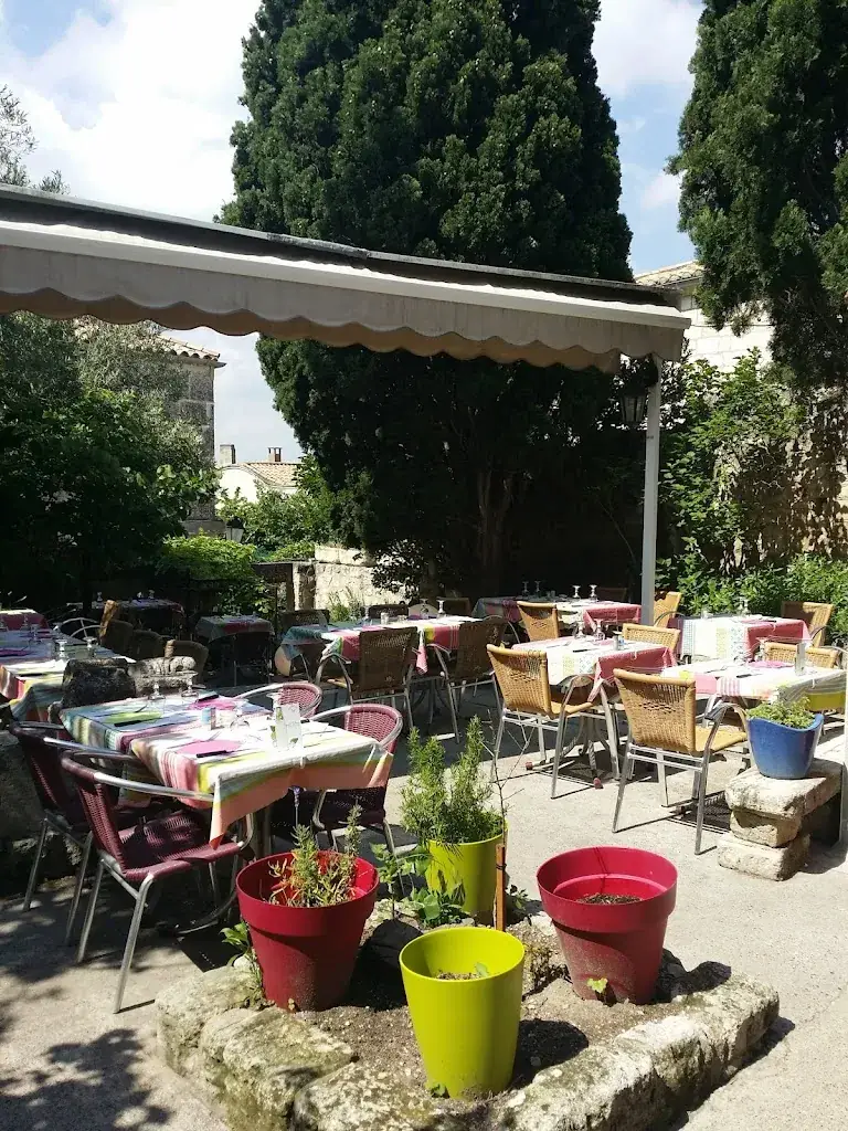 Au Porte Mages restaurant in Baux-de-Provence