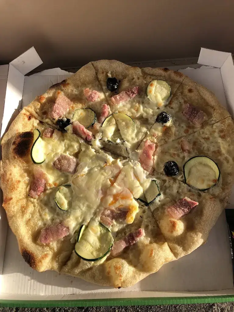 Mathieu GIRAUD_Pizza Pristi_Peipin_review