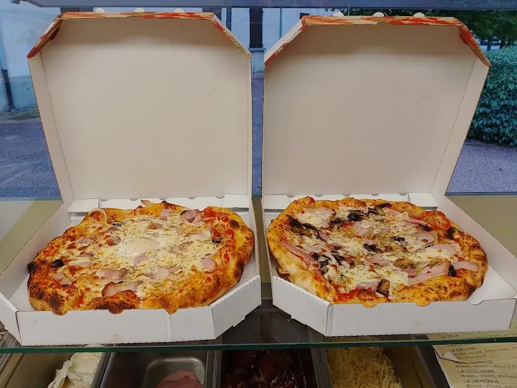 Pizza Pristi restaurant in Peipin