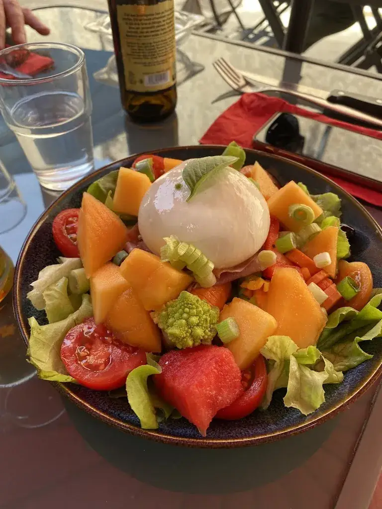 le petit_resto_Peynier_slider_image_2