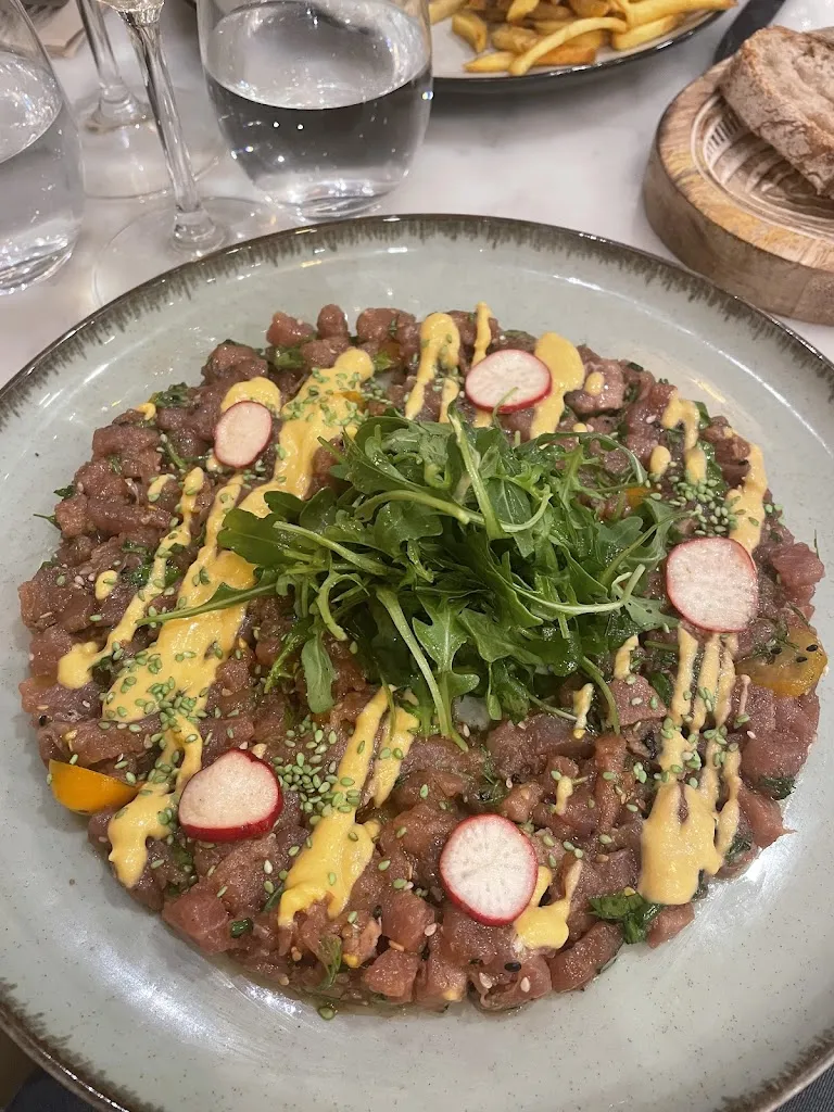 Gisèle Mazzoleni_Les Vieux Couteaux_Peynier_review