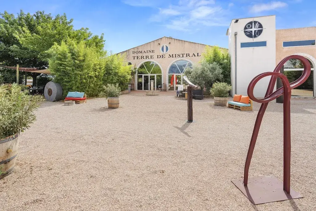 Domaine Terre de Mistral_Rousset_slider_image_2
