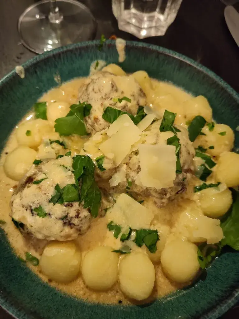 Claire Le Port_La Grange_Peyrolles-en-Provence_review