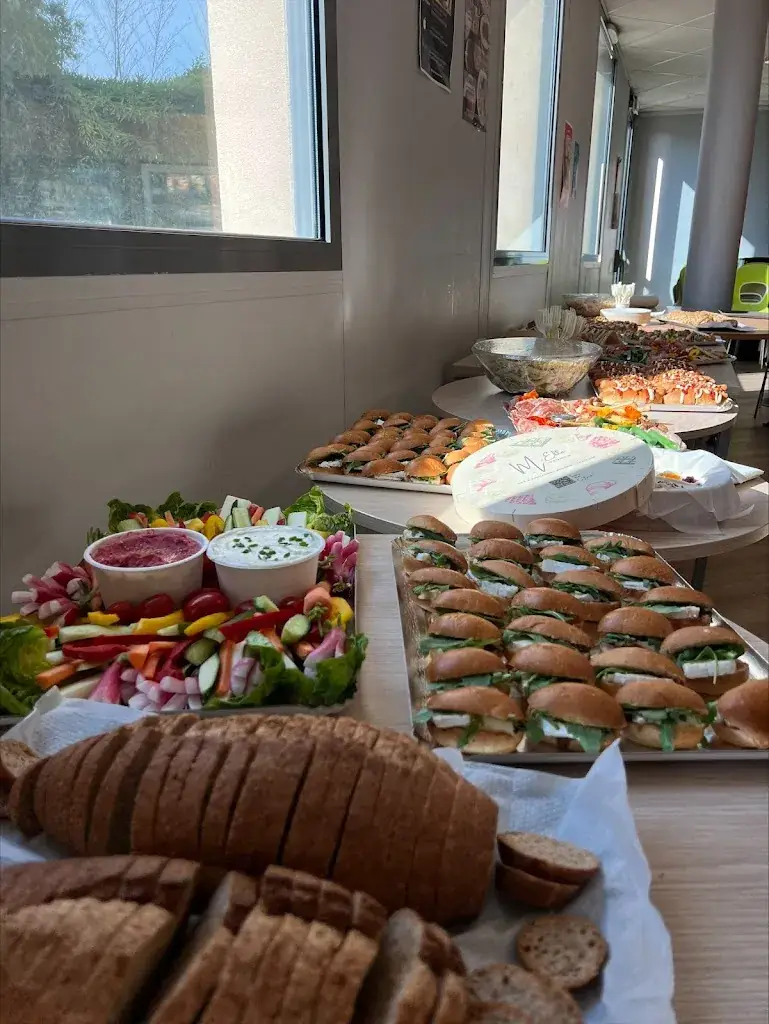 Adrien DI RIENZO_Melle Brunch_Pélissanne_recensione