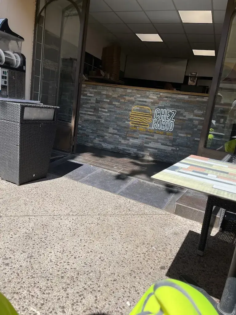 Okba Mansouri_Chez Fabio_Pélissanne_review