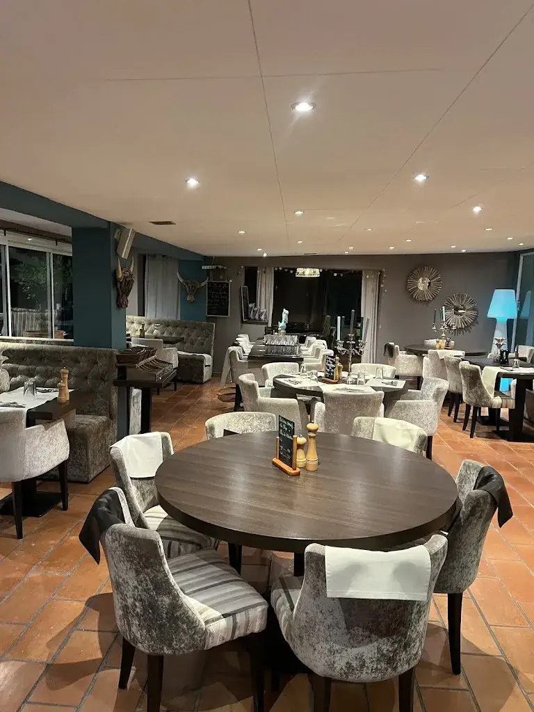 Le Vincennes Restaurant in Salon-de-Provence