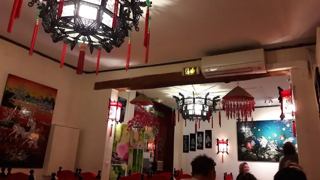 Fontaine d'Asie restaurante en Pernes-les-Fontaines