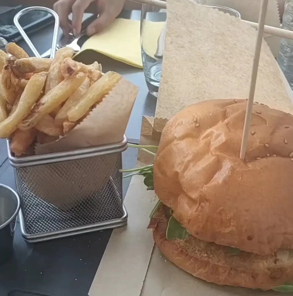 Sophie Inthavong Nguyen_Pietra Foci Pizza_Pierrefeu-du-Var_review