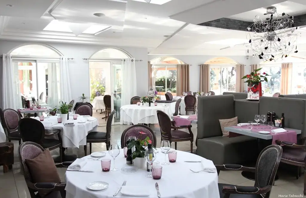 Le Mas du Lingousto Restaurant_Cuers_slider_image_1