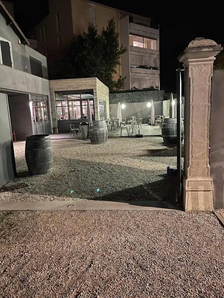 Lysa PEYROT_Villa M_Plan-de-Cuques_recensione