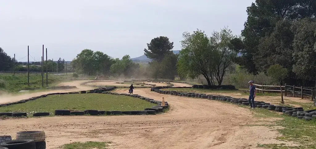 Le Cabanon Enchanté restaurant in Pourrières