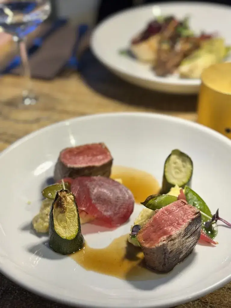 Miki Larrieu_La Place - Bistrot Responsable_Puyloubier_review