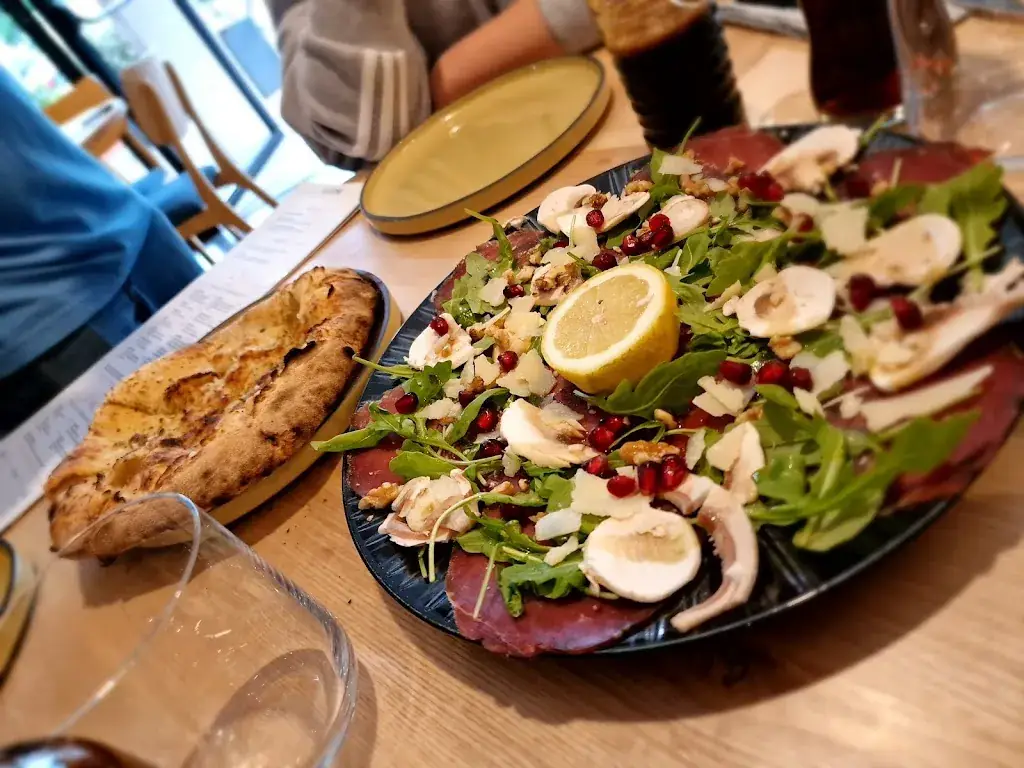 Ramona Sincan_LECCINO Pizzeria_Oullins-Pierre-Bénite_review