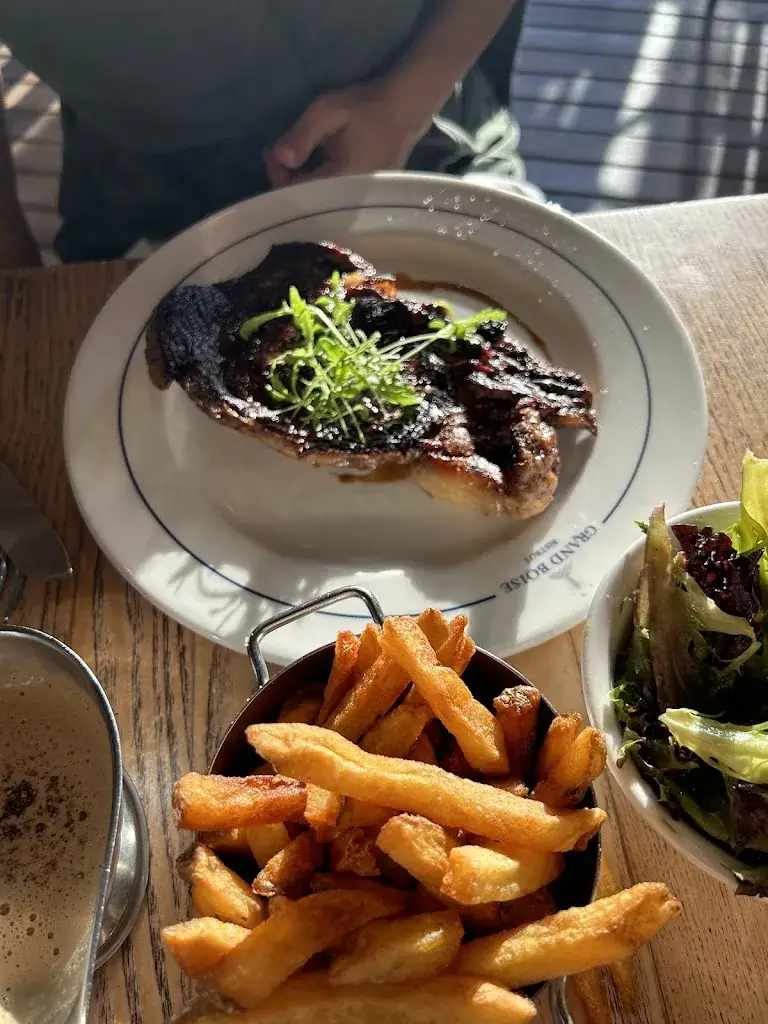 Grace Gherman_Maison & Bistrot grand boise_Rousset_review