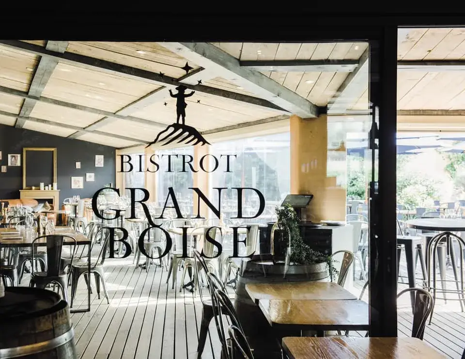 Maison & Bistrot grand boise restaurant in Rousset