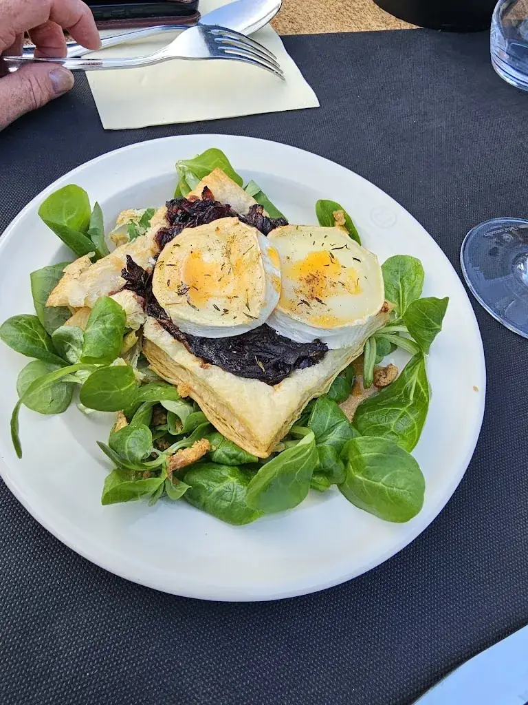 Melanie & Christophe Terrien_Auberge Du Riou_Puget-Rostang_review