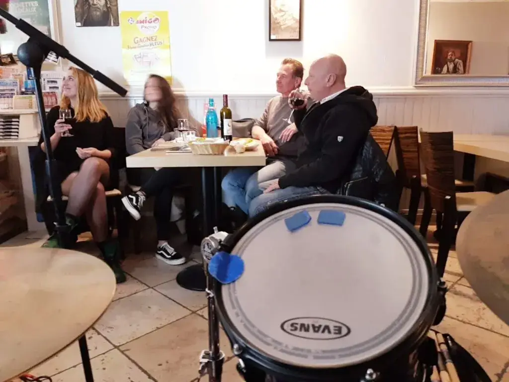 christian TOUCAS_L’Escale_Puget-Ville_review