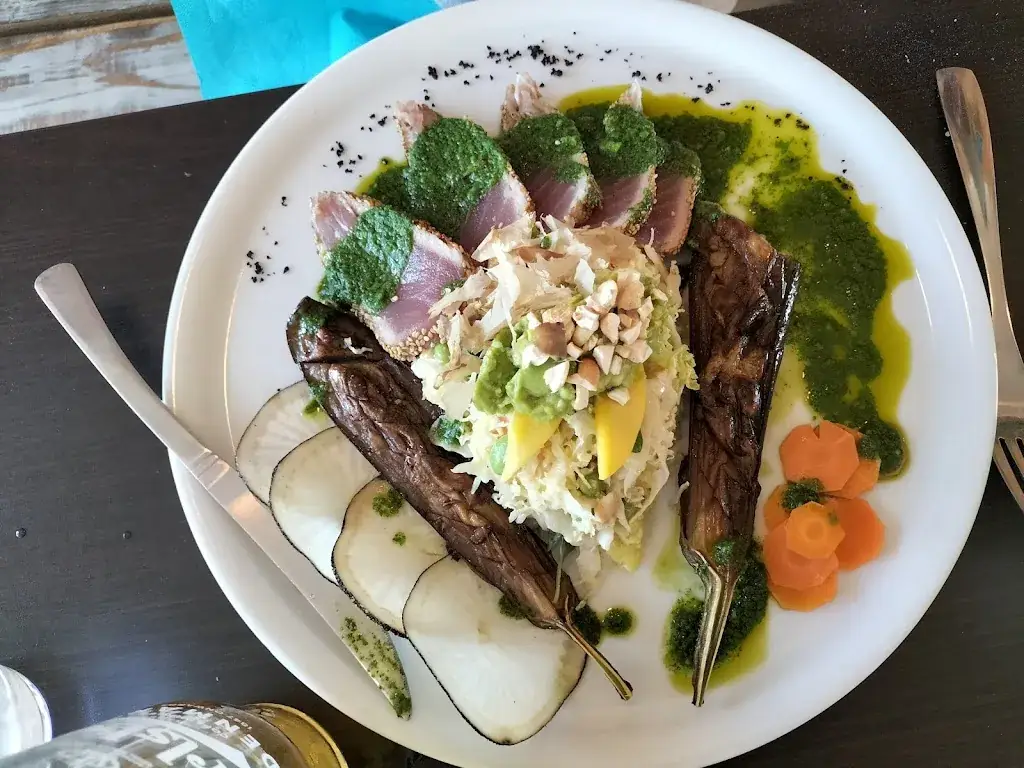 Paul Donn_Yacht Club ️Restaurant_Port-Saint-Louis-du-Rhône_review