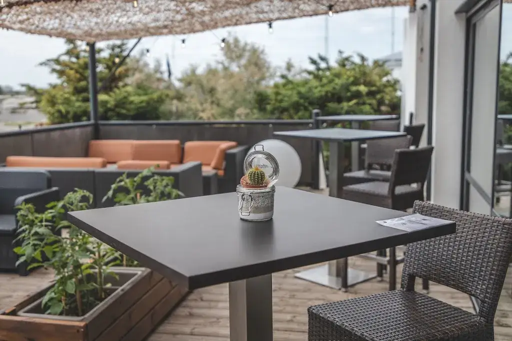 Yacht Club ️Restaurant_Port-Saint-Louis-du-Rhône_slider_image_1