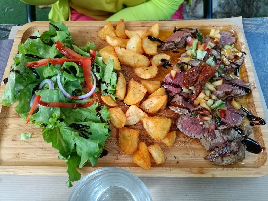 Menu_Pizzeria De La Tour_Port-Saint-Louis-du-Rhône_image_4