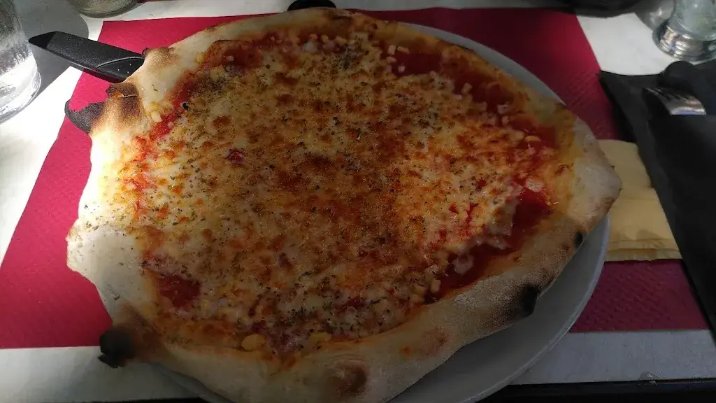 Menu_Pizzeria De La Tour_Port-Saint-Louis-du-Rhône_image_5