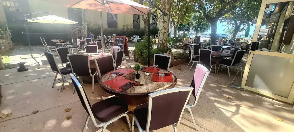 Pizzeria De La Tour restaurante en Port-Saint-Louis-du-Rhône