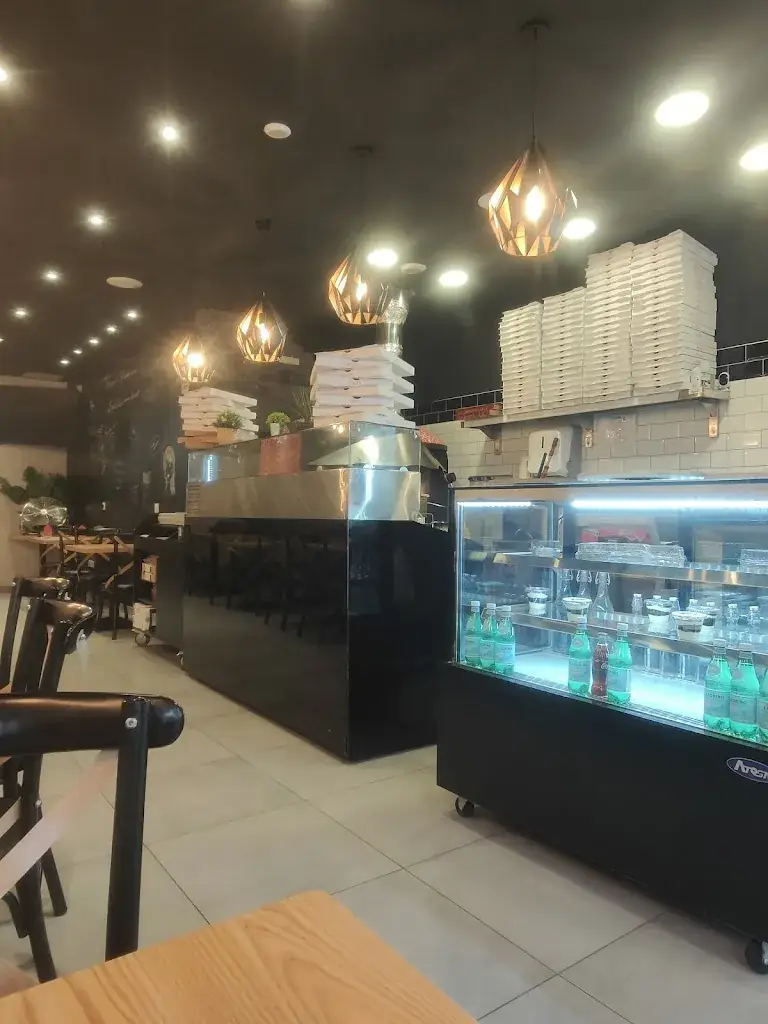 Asmos pizza au feux de bois/burgers gourmets/tacos_Oullins-Pierre-Bénite_slider_image_1