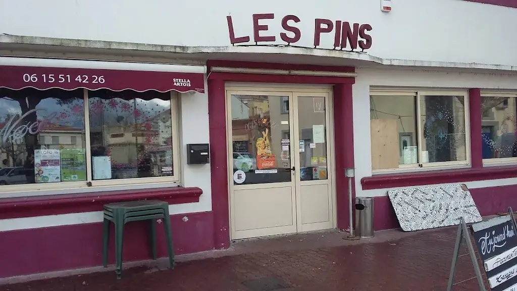 Les Pins restaurant à Port-Saint-Louis-du-Rhône