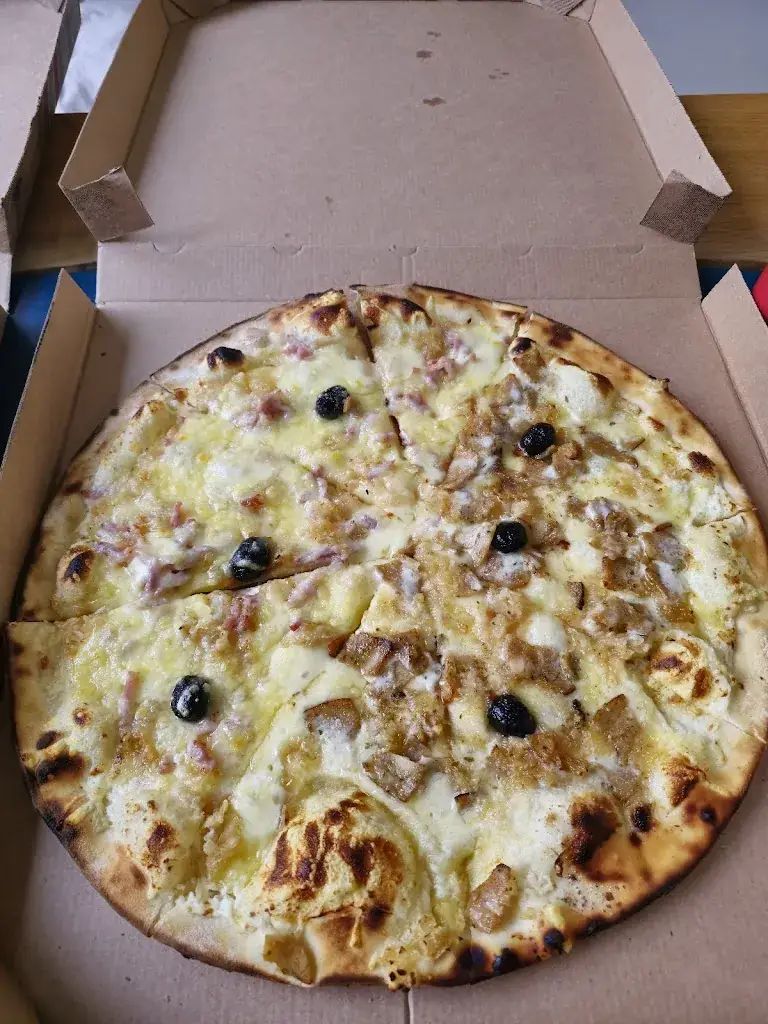 Pizza Jacky Restaurant in Port-Saint-Louis-du-Rhône