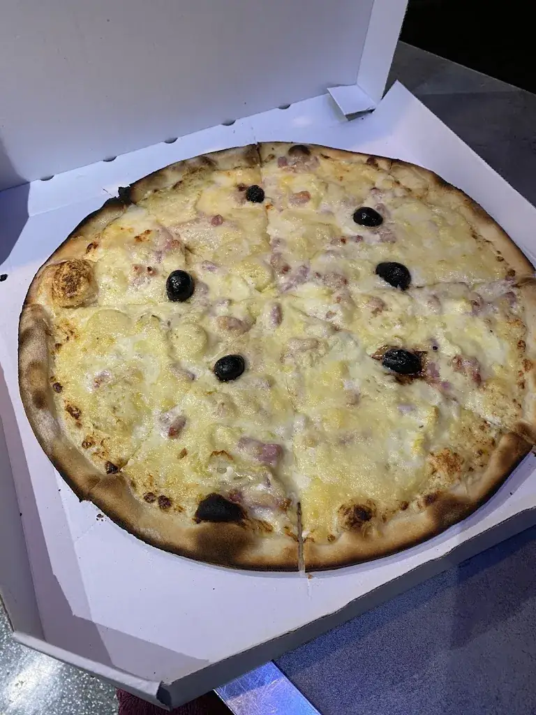 PIZZA DU PORT_Port-Saint-Louis-du-Rhône_slider_image_1